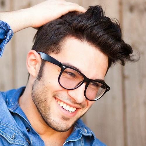 Dành thời gian chăm sóc tóc và râu giúp nam giới trẻ hơn